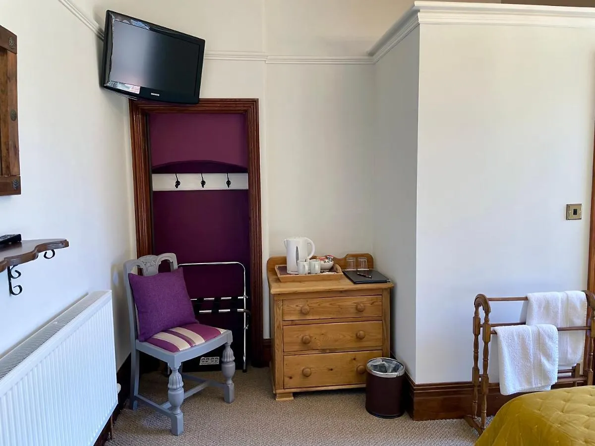 Overdale Guesthouse And Free Parking Whitby Guest house